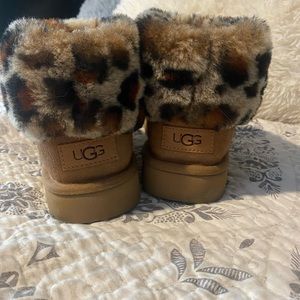 UGG short with pattern(leopard) size 8